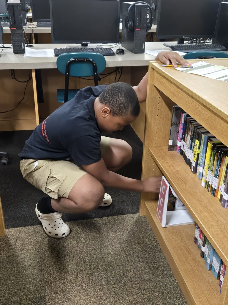 Students complete library scavenger hunt