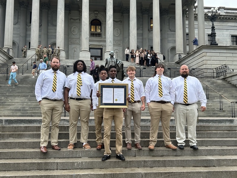 1A Weightlifting Championship Team pictured on the steps of the State House in Columbia