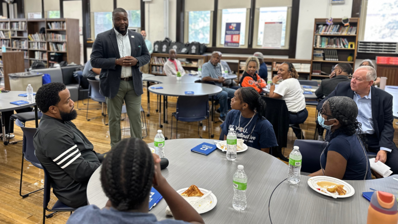 Alderman Mosley speaking to Distinctive Schools students