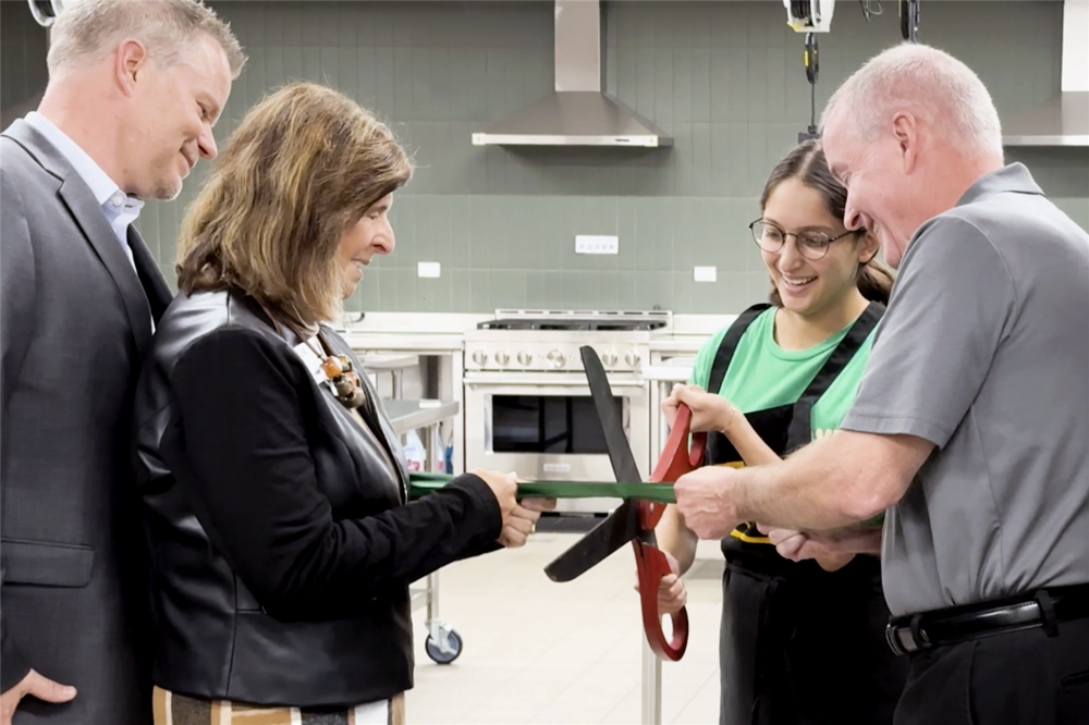 Elk Grove High School unveils new Culinary Lab