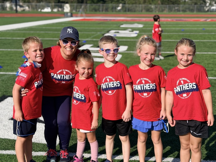 Mrs Nitzsche & Kindergarteners