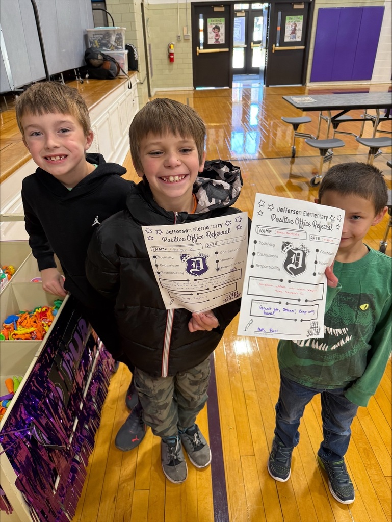 3rd grade students with Positive Office Referrals and prizes!