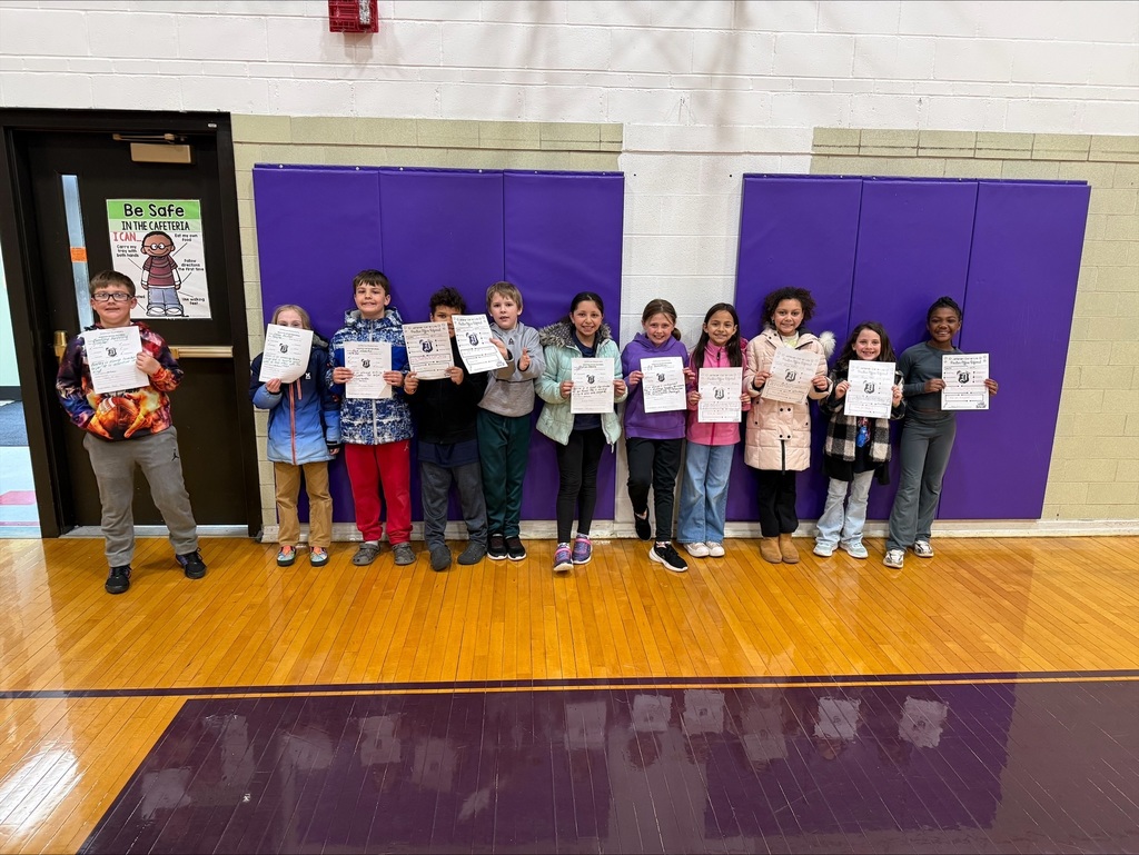 3rd grade students with Positive Office Referrals and prizes!