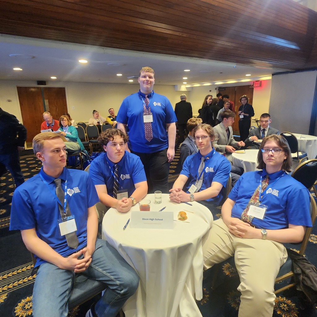 Photo of the 5 Scholastic Bowl Members in DC
