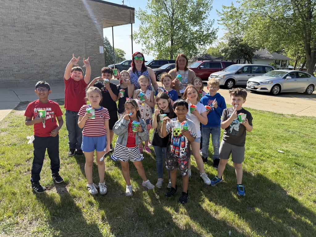 kids with Kona Ice