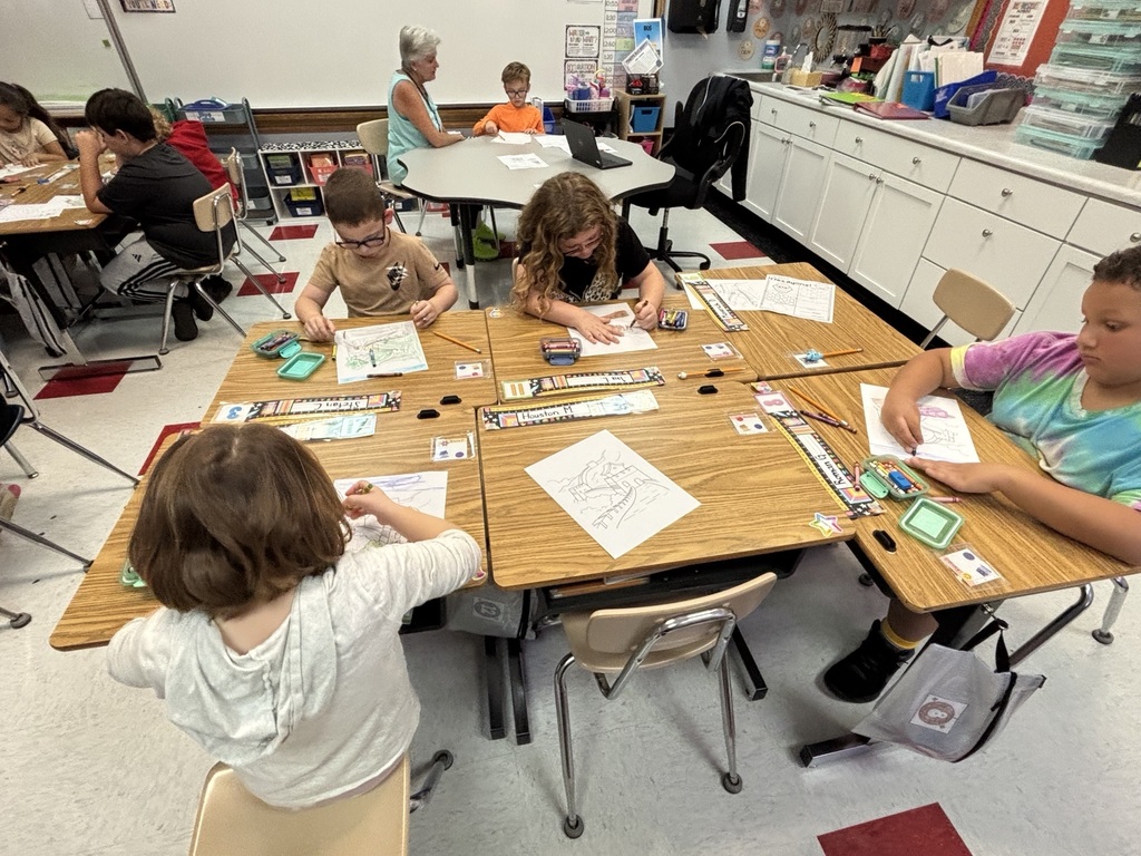 2nd graders drawing the great wall of china