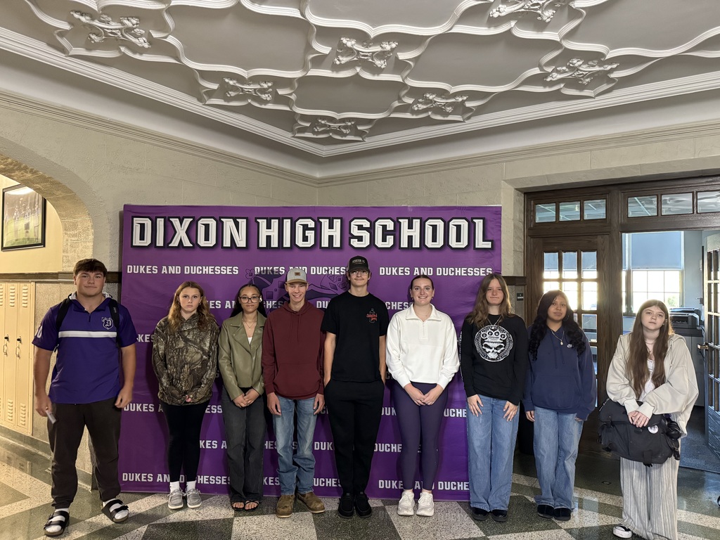DHS students smiling for camera
