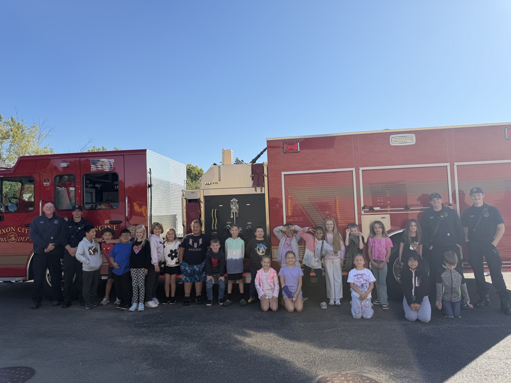 Dixon students in front of the fire truck