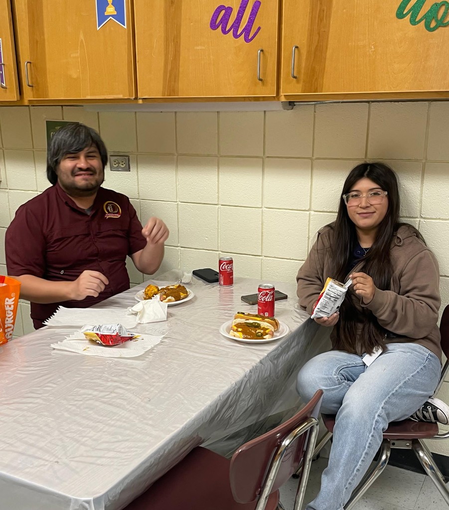 Guzman and Sanchez enjoying lunch