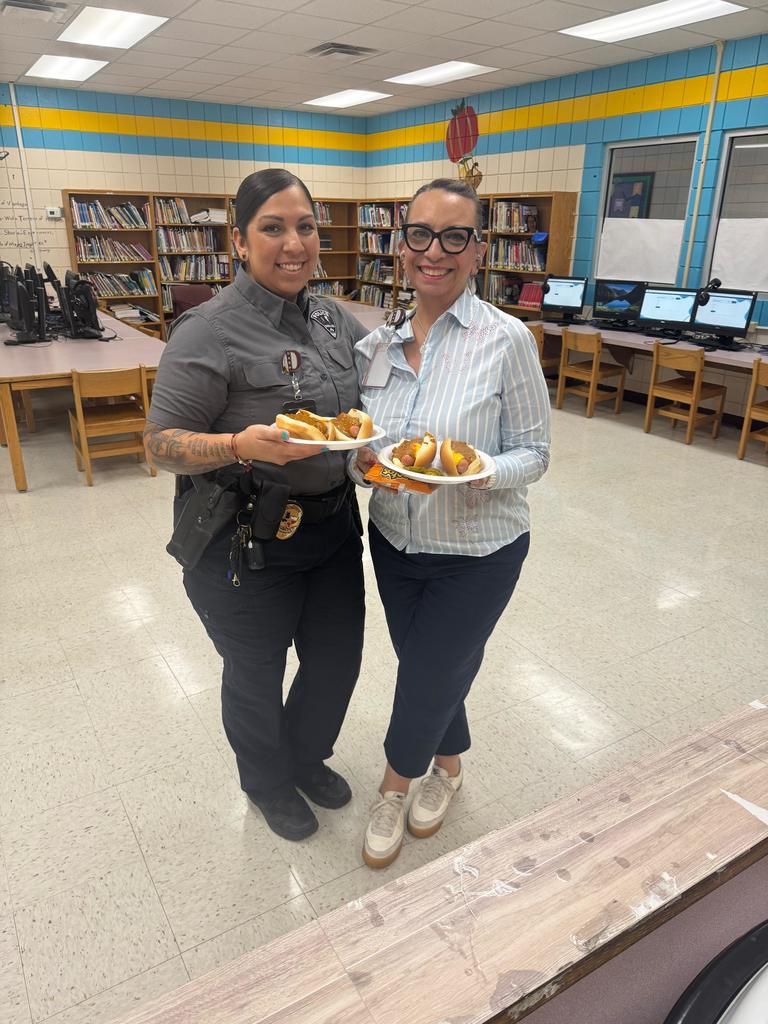 Valadez and Guererro enjoying lunch