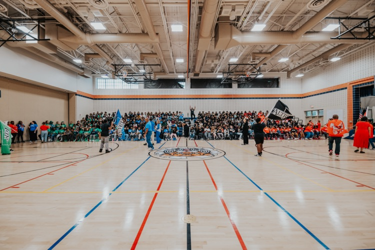 House rallies at MLMS and MES