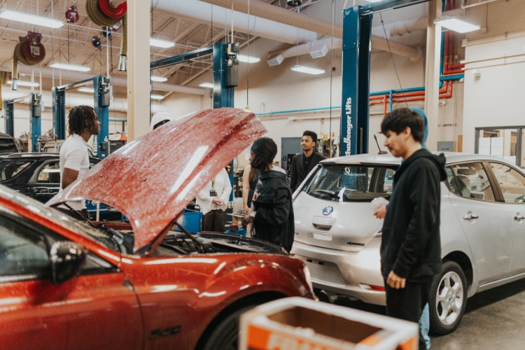 DCTC student board tour