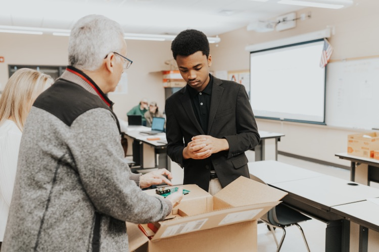DCTC student board tour