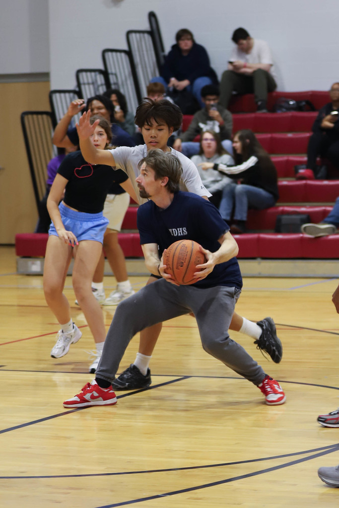 Mr. Howard looking for a shot!