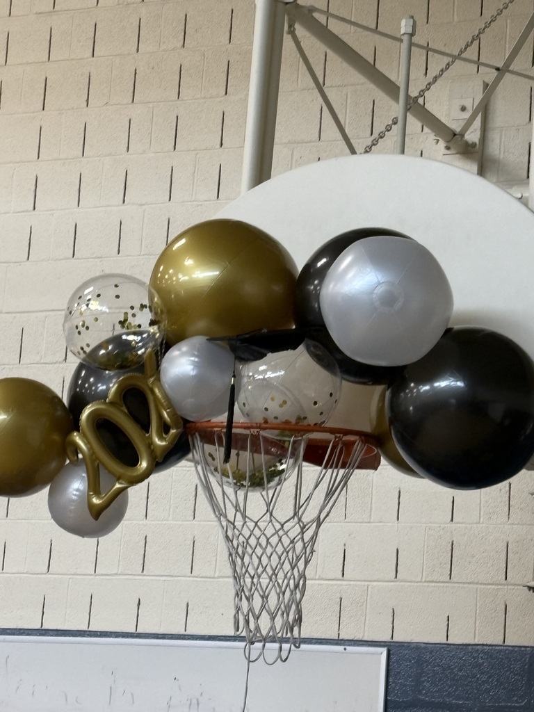 2026 graduation decor