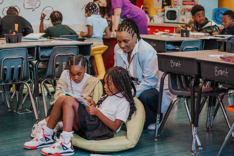 state dept. representatives assisting students