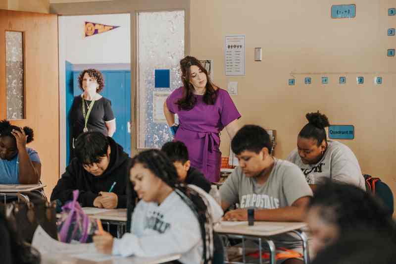 state dept. representatives assisting students