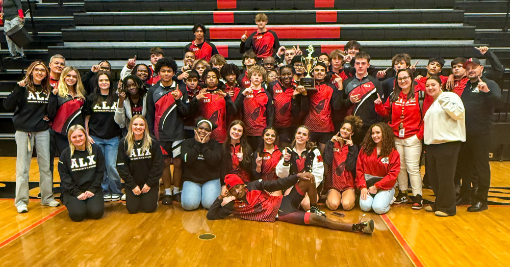 Group photo of the Alexander High wrestling team.