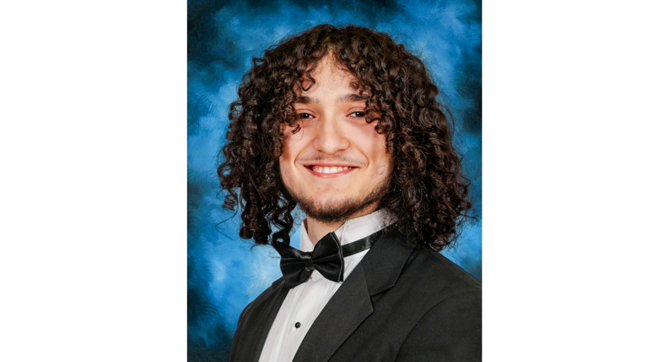 Headshot photo of Thomas Cervantes 