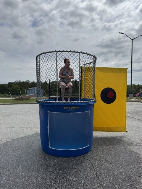 dunk tank