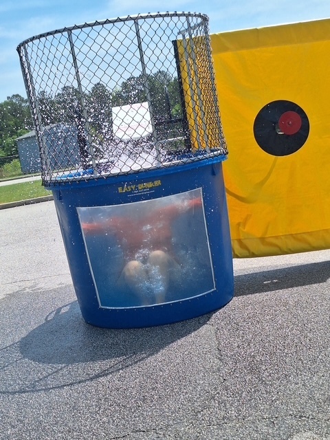 dunk tank