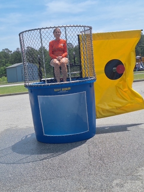 dunk tank