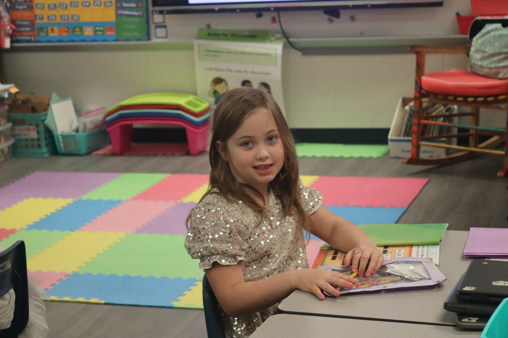 children and teachers dressed as glam or paparazzi