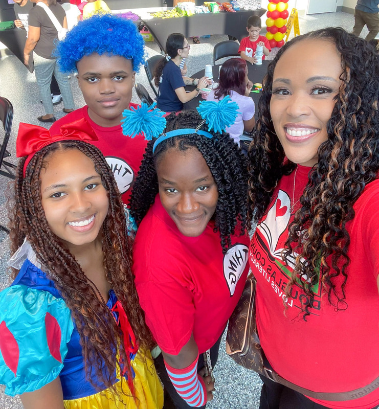 Dr. Latoya Thomas with DCSS students at a Summer Reading Pop-Up.