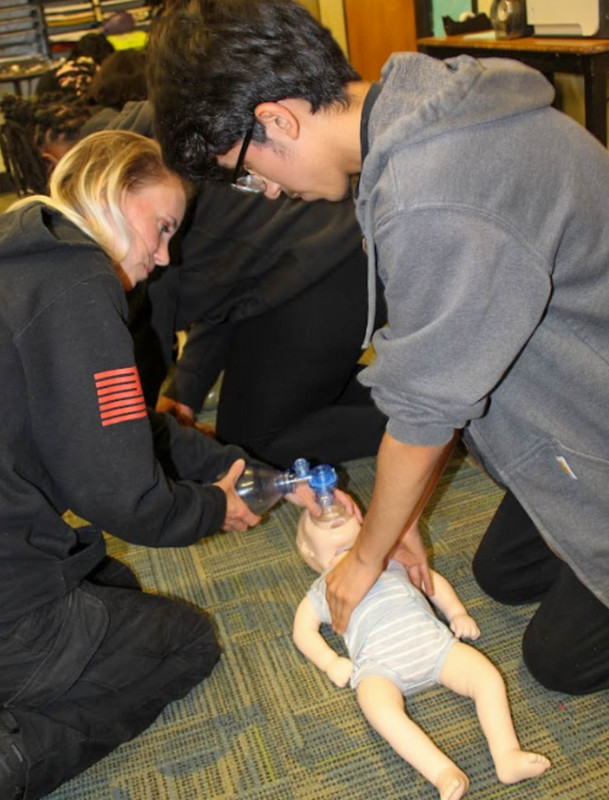 LSHS students in the EMT Class