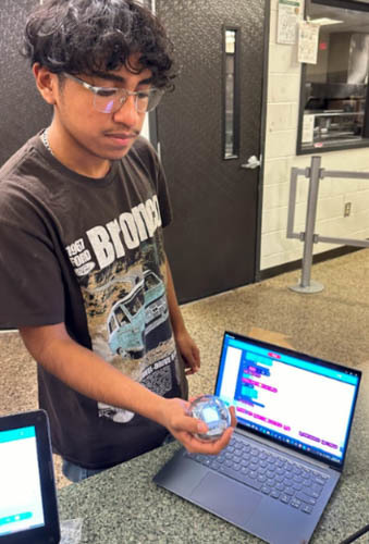A LSHS STEM Magnet student
