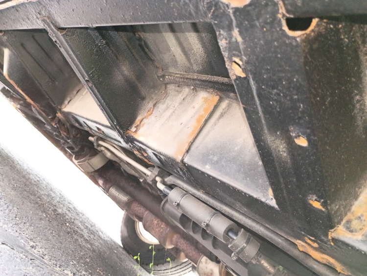 photo of undercarriage 
