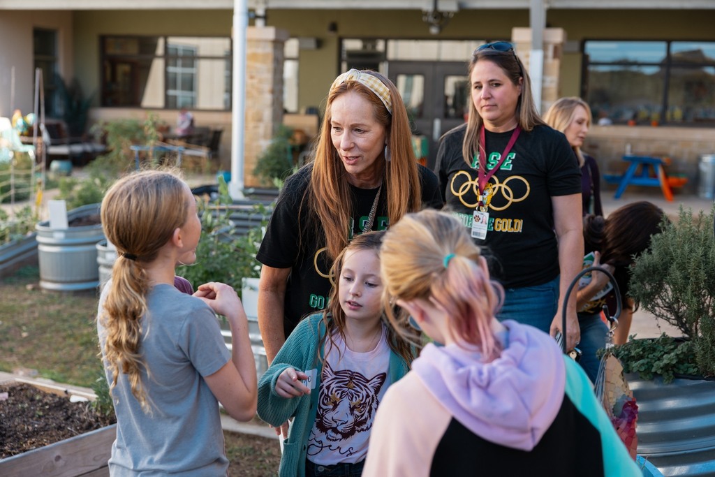 Board visits Rooster Springs Elementary