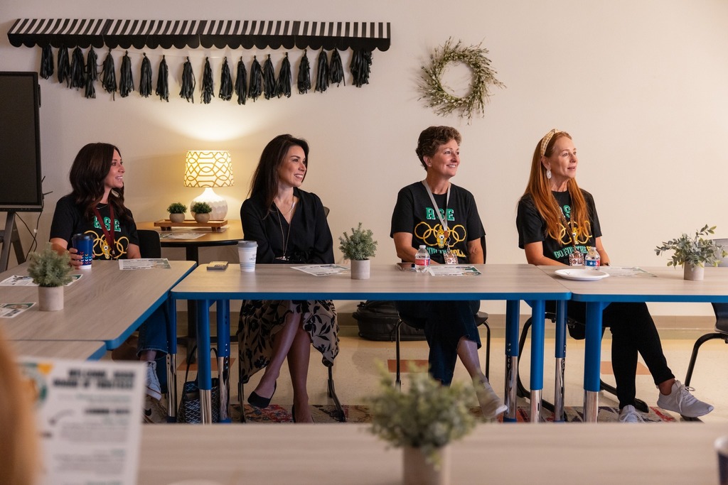 Board visits Rooster Springs Elementary