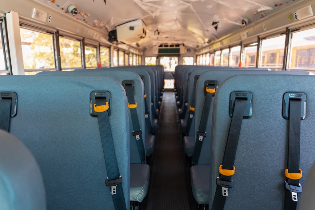 seat belts on school bus