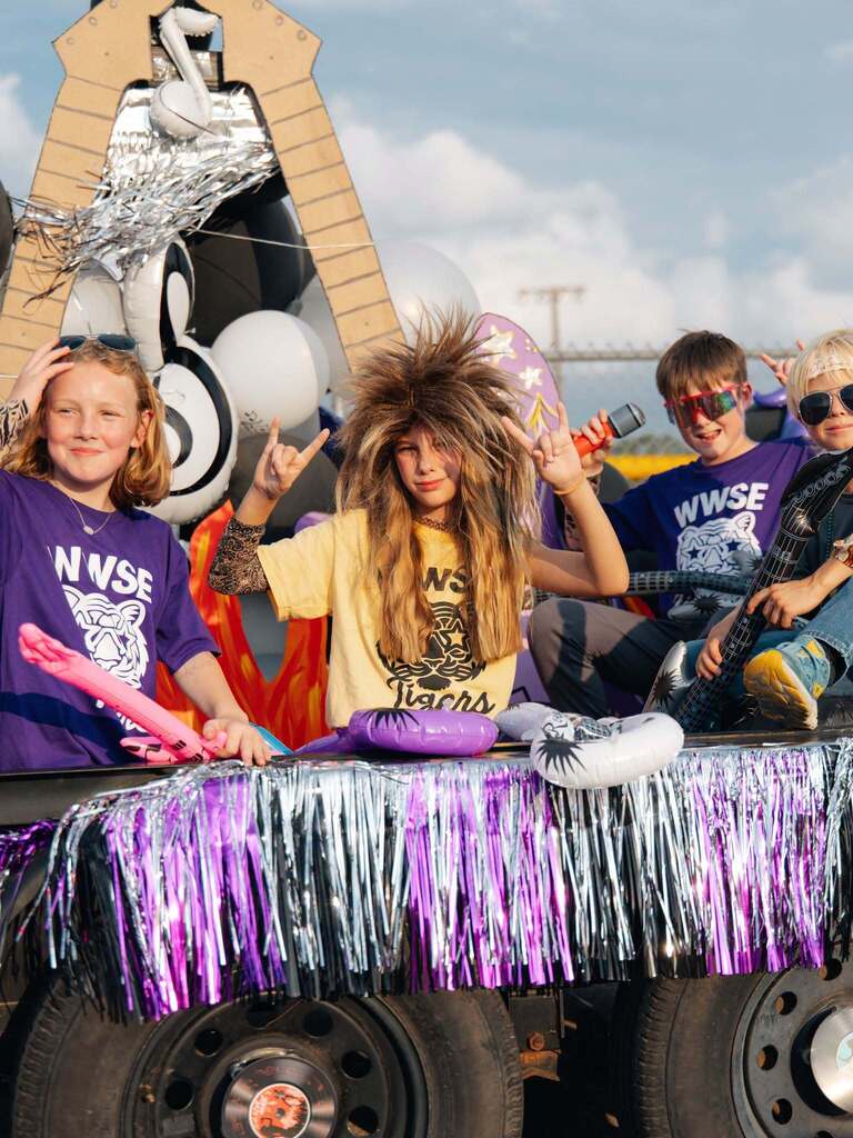 kids on float