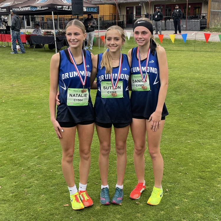 girls podium