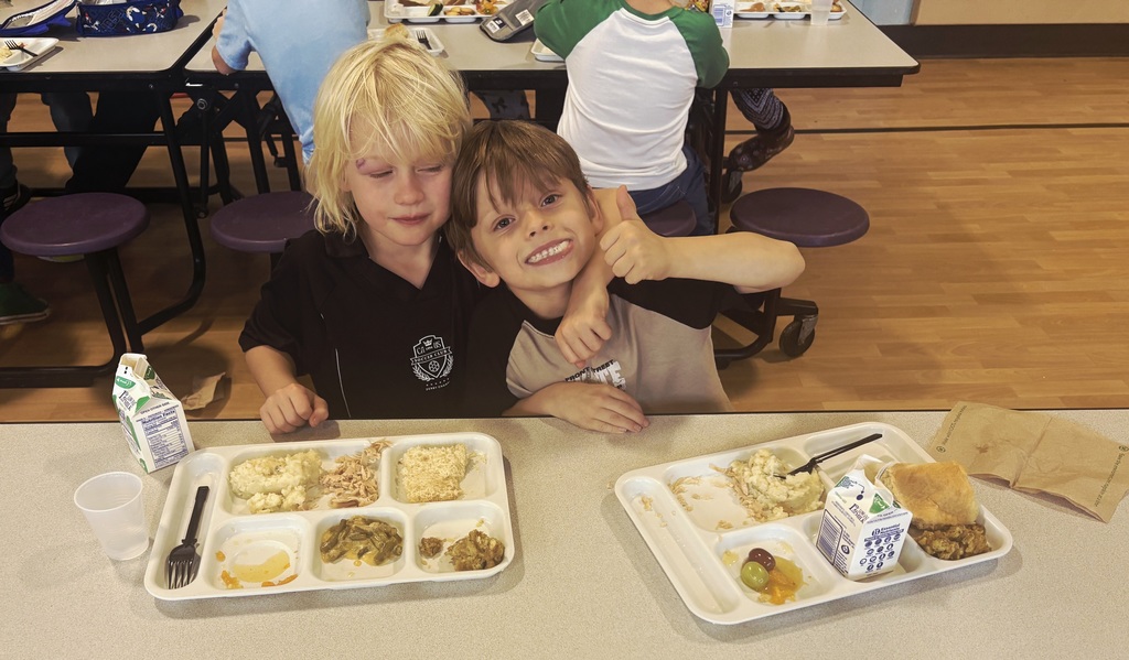 🦃 Thanksgiving Feast = SUCCESS! 🍽️ Yesterday our Dryden Food Service team served 641 meals for our annual Thanksgiving lunch! After roasting, slicing, scooping, serving, smiling, (and maybe sneaking a bite or two 😇)… our School Lunch Heroes are officially EXHAUSTED. 💤