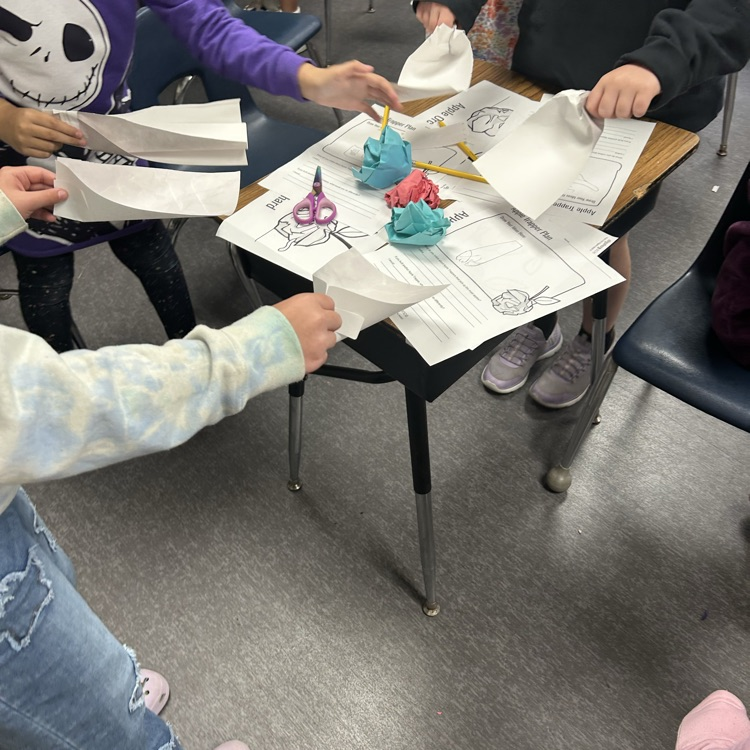 4th graders combined engineering with their plant unit in Science class this week by designing “Apple grabbers”!