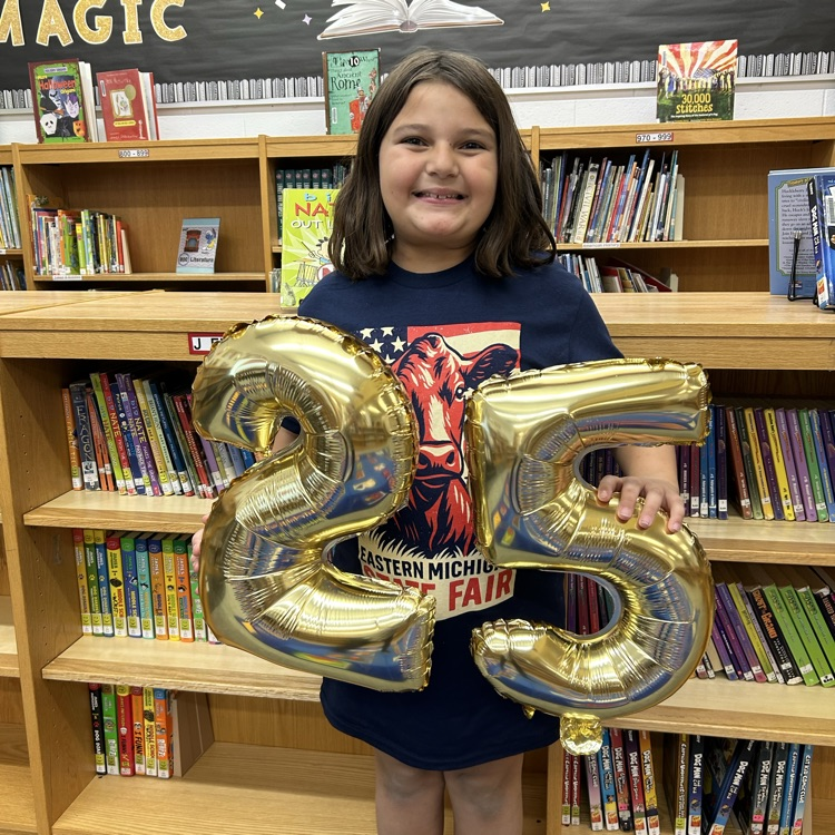 These 3rd graders have started their 500 Books Before Middle School Challenge this year. Keep up the great work! #proudcardinal #growingreaders