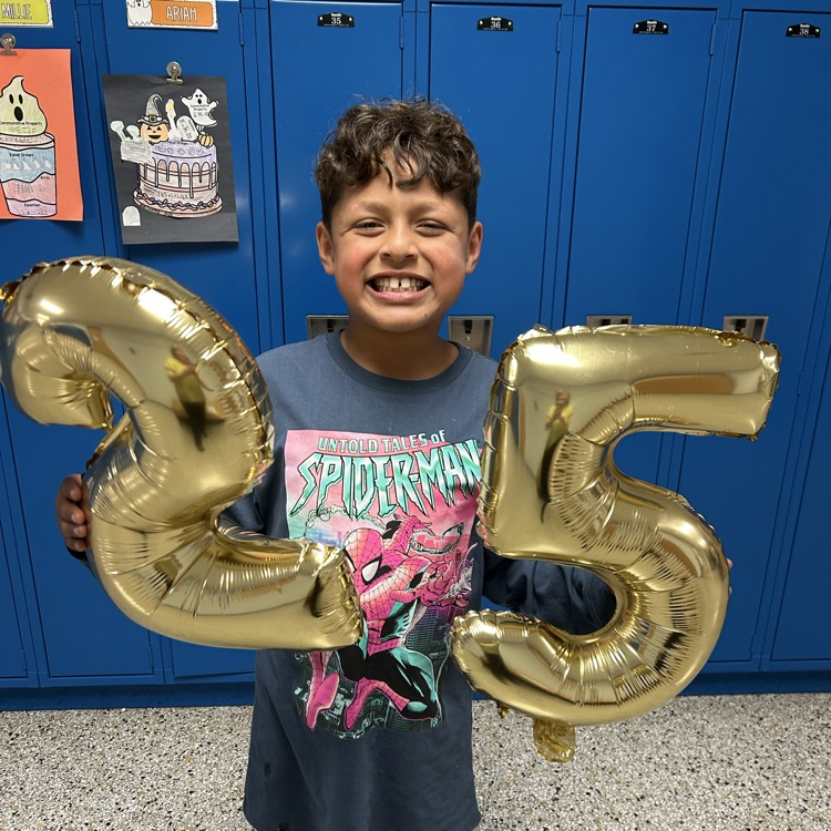 These 3rd graders have started their 500 Books Before Middle School Challenge this year. Keep up the great work! #proudcardinal #growingreaders