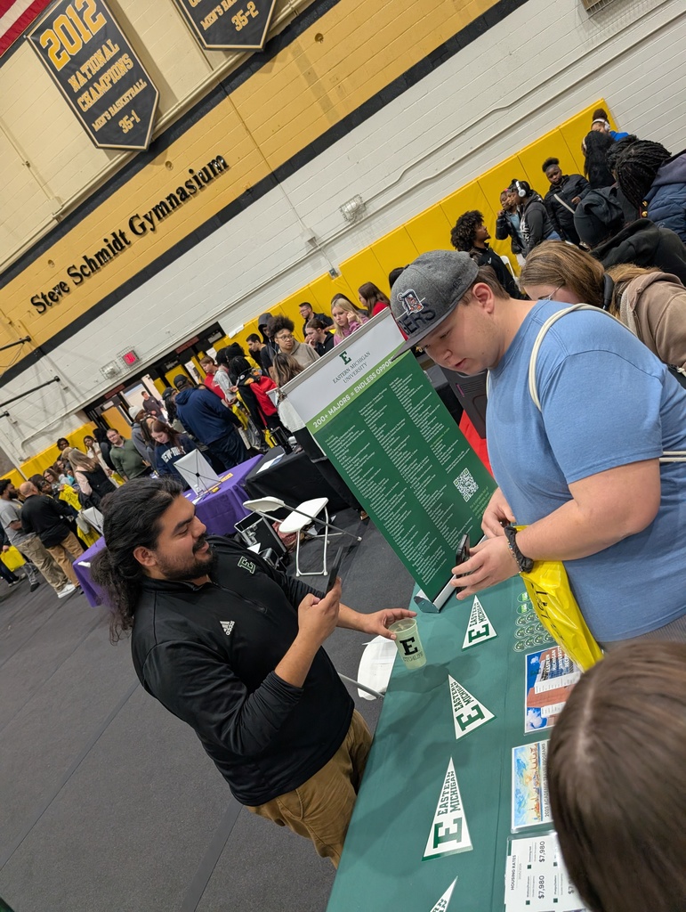 high school students meeting college representatives