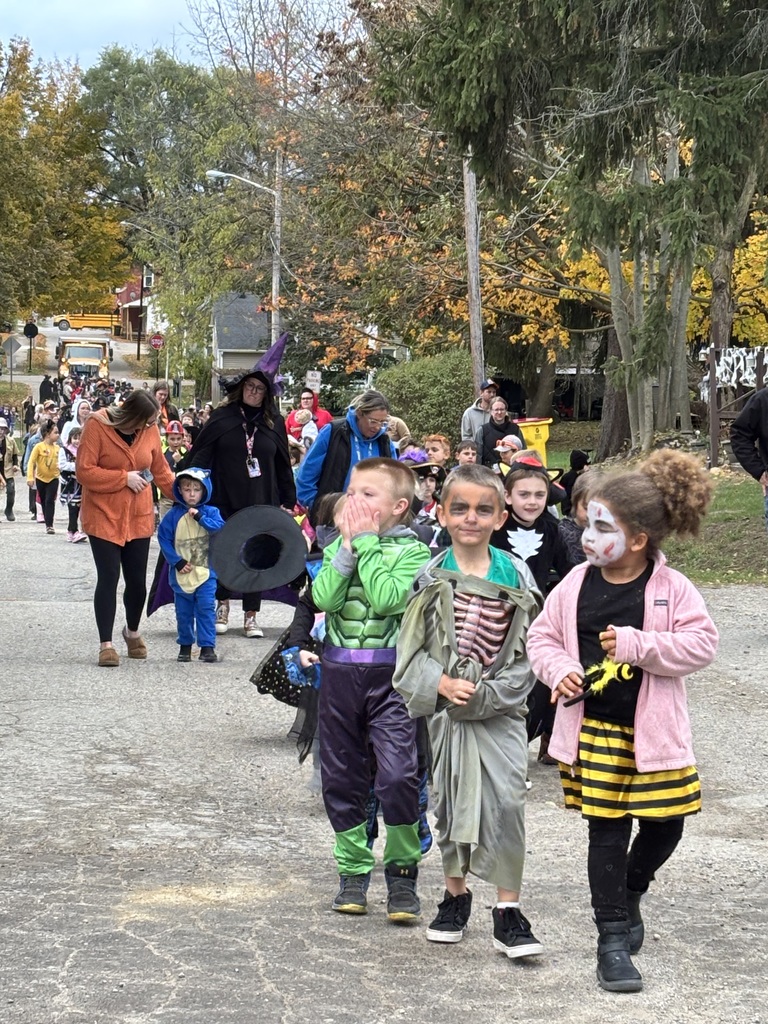 Thank you to everyone who was able to make it to our parade this afternoon! The sprinkles held off just long enough! #happyhalloween #proudcardinal