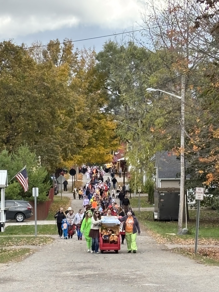 Thank you to everyone who was able to make it to our parade this afternoon! The sprinkles held off just long enough! #happyhalloween #proudcardinal