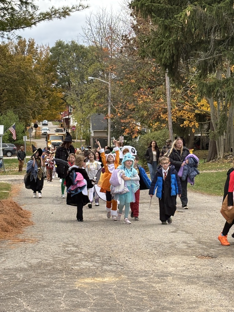 Thank you to everyone who was able to make it to our parade this afternoon! The sprinkles held off just long enough! #happyhalloween #proudcardinal