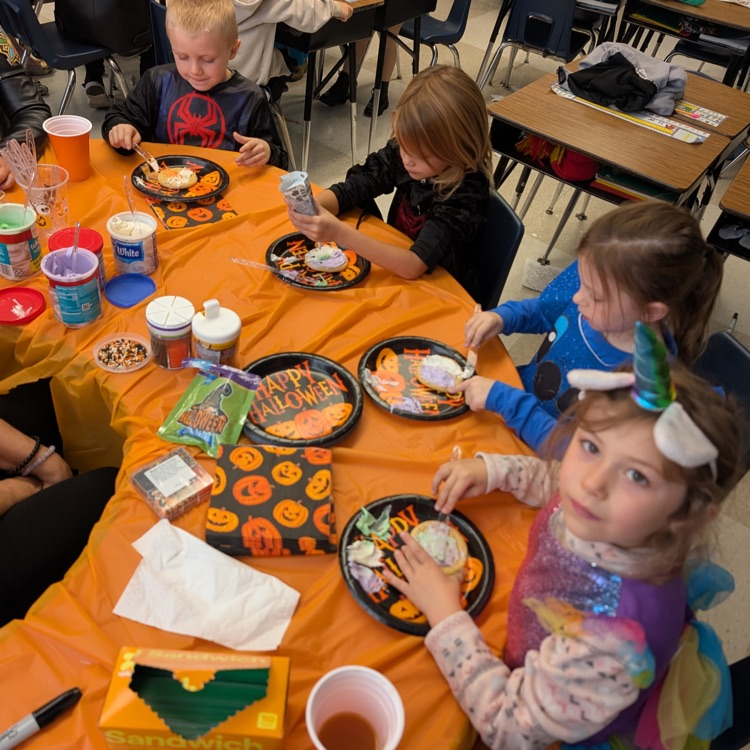First graders had a great time during their Halloween party! Thank you to everyone that volunteered and donated to make our party amazing!! #proudcardinal