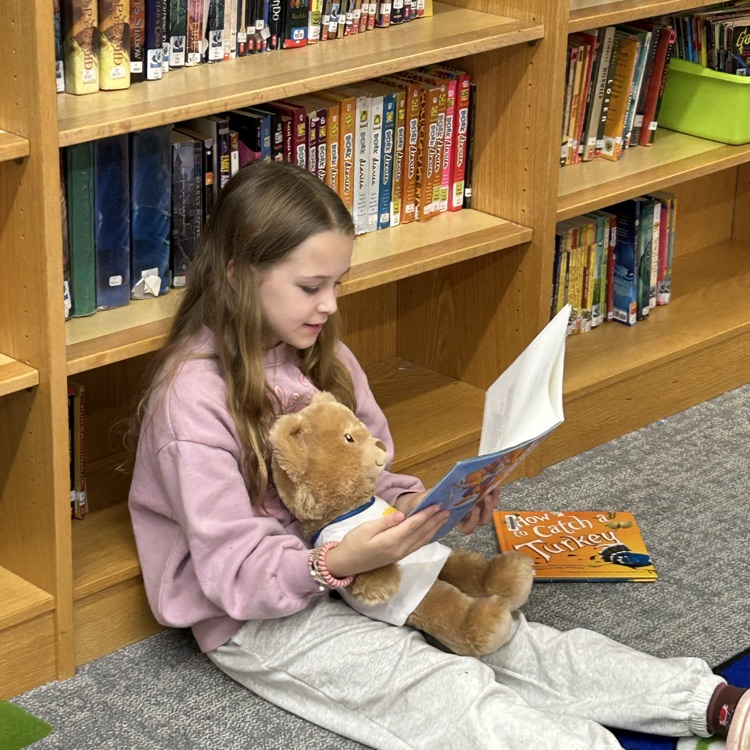 3rd graders found some time to enjoy their books in the library this week. #growingreaders #proudcardinal