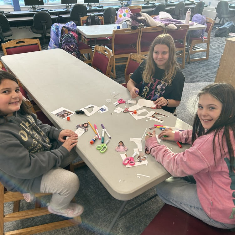 The Student Library Board is encouraging reading by gifting personalized bookmarks. #proudcardinal