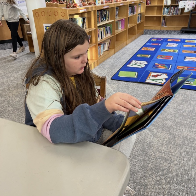 This week the student Library Board prepared their read-aloud for the preschoolers and started to add some winter decoration to the library windows. #proudcardinal