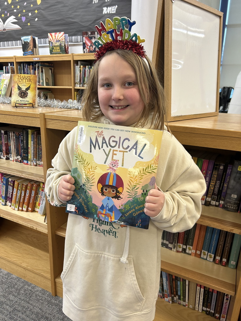 A belated HAPPY BIRTHDAY to the newest member of our Birthday Book Club! #growingreaders  #proudcardinal