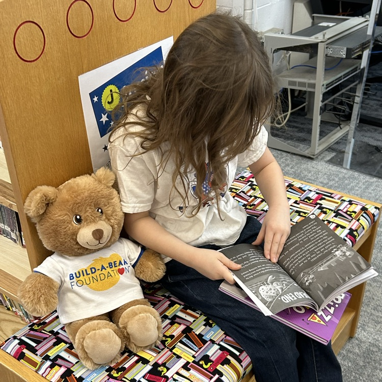 1st graders grabbed a bear buddy this week in the library and read to  it. #growingreaders #proudcardinal